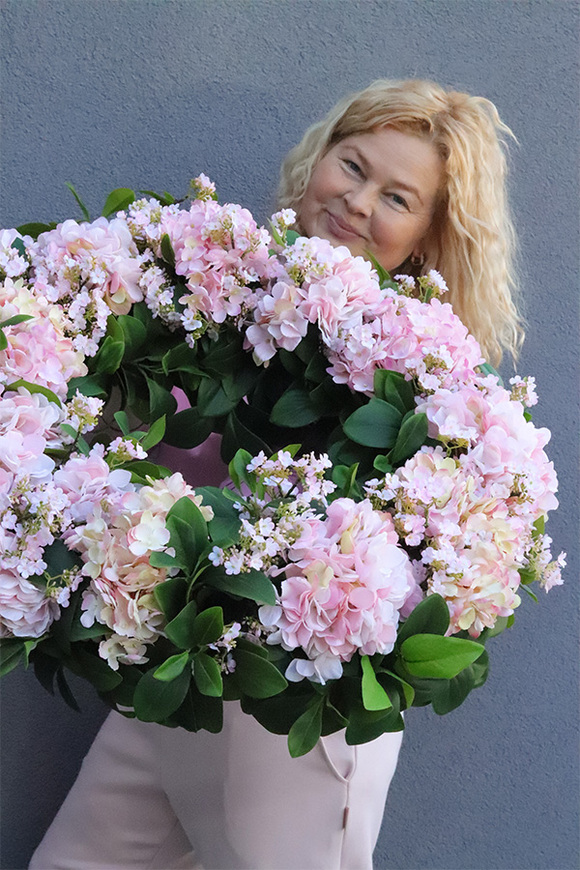 Różowa Balladyna, wiosenny wianek na drzwi