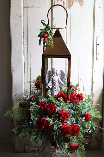 Angelo Garden Red, kompozycja nagrobna ze miedzianym lampionem, wys.90cm