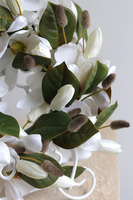 Magnolia Biel, wianek z kwiatów magnolii