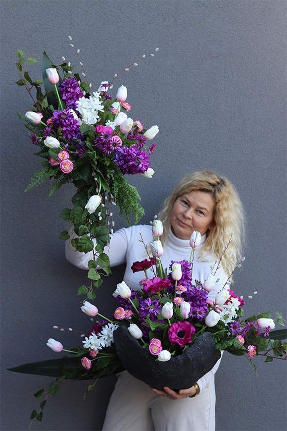 Amira Fiolet Volcan, kompozycja nagrobna w misie