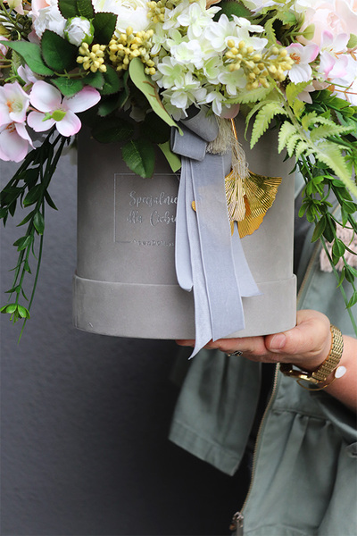  Ballerina, welurowy flowerbox z kwiatami