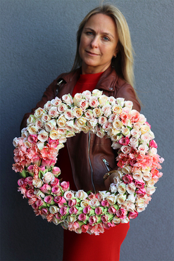 Roses Mercedes, dekoracyjny wianek na drzwi, śr.40cm 