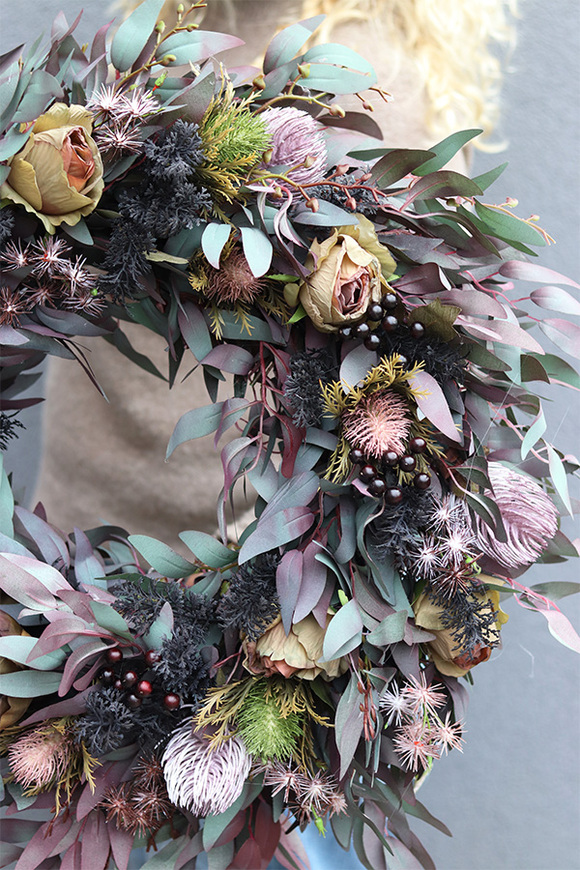 Black Renatto, czarny wianek dekoracyjny