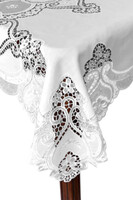 Havilland, obrus haftowany