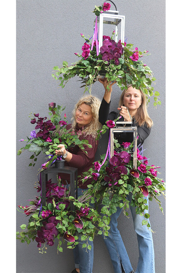 Angelo Garden Purple Black, kompozycja kwiatowa z lampionem