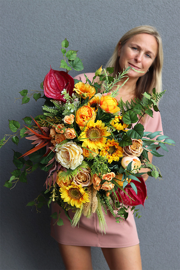 Miodowe Lata 4, barwna kompozycja nagrobna