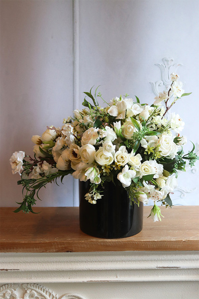 Norwegia Delonita 2, elegancka kompozycja kwiatowa