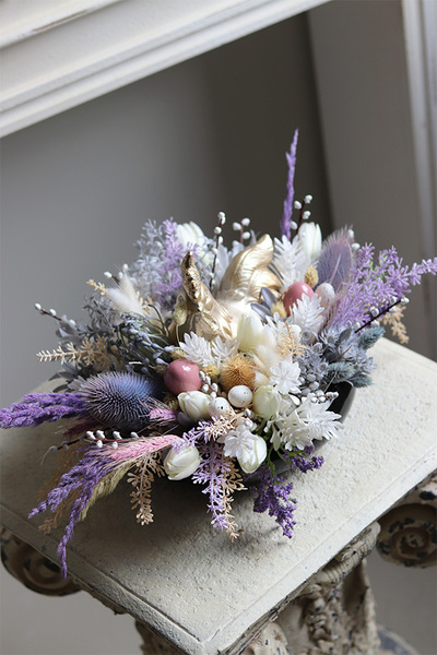  stroik wielkanocny ze złotą kurą, Very Peri