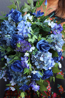 Blue Berra, komplet dekoracji nagrobnych