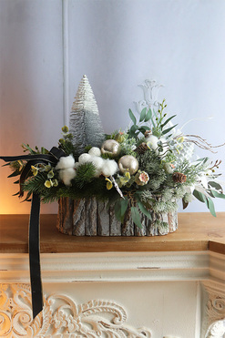 White Snow, kompozycja nagrobna w skrzynce, wym.42x52cm