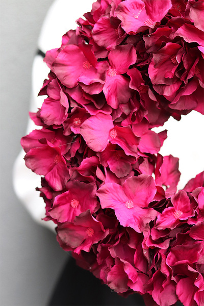 Hortensja Valentino, czerwony wianek z hortensji