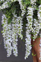 elegancka girlanda z białymi kwiatami, Wisterianna New