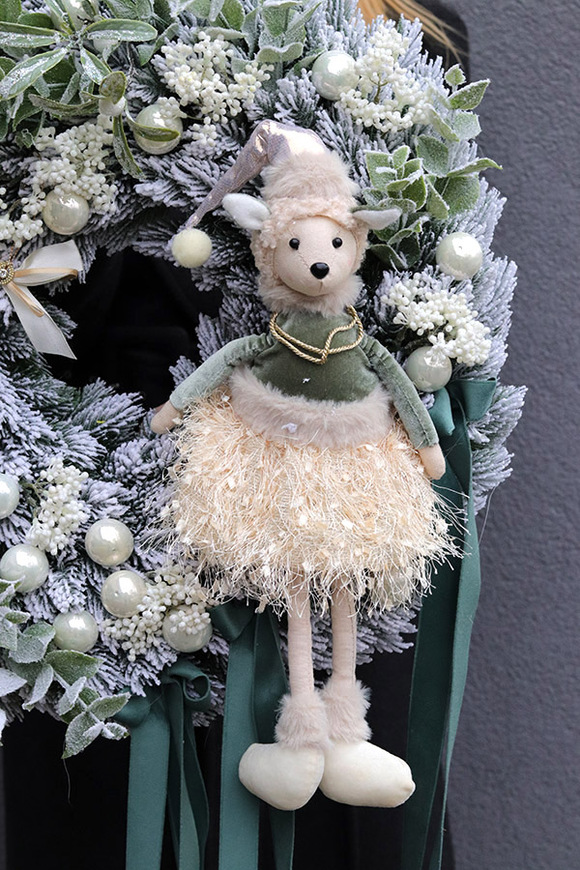 Zimowa Ballerina, świąteczny wianek dekoracyjny