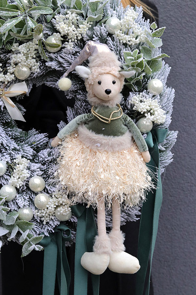 Zimowa Ballerina, świąteczny wianek dekoracyjny