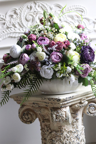 Violet Bellatia, kompozycja kwiatowa