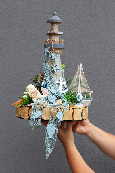 Latarnia Morska, kompozycja marynistyczna na drewnie