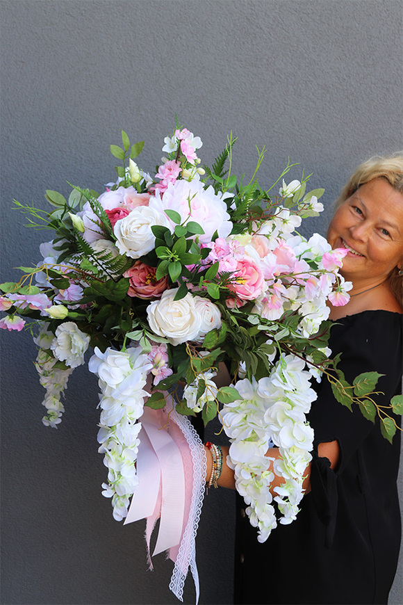 Malediwy Pink Big, dużych rozmiarów bukiet kwiatowy z wisterią