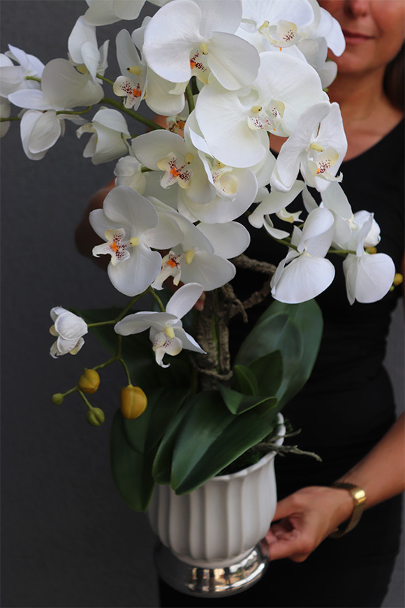 Meleusa Medium, sztuczny storczyk w białej donicy, wym.70cm