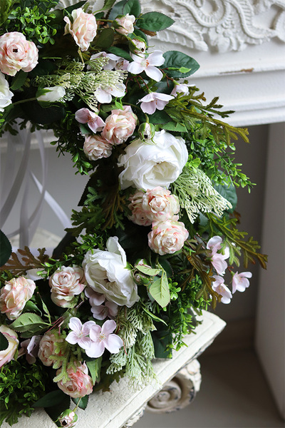 Róż&Biel, wianek na drzwi sufitowy