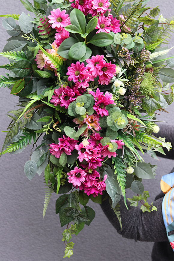 Dekorena Luiza, kompozycja nagrobna w naczyniu