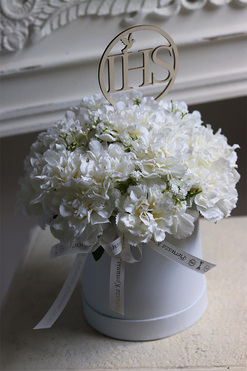 Estera, biały flowerbox komunijny, wys.35cm