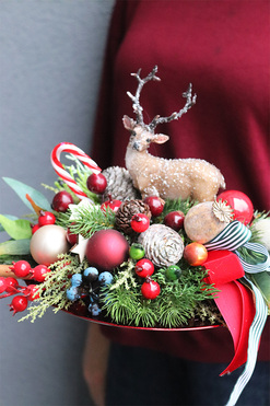 Ren w Lesie, świąteczny stroik na talerzu, wym.18x33cm