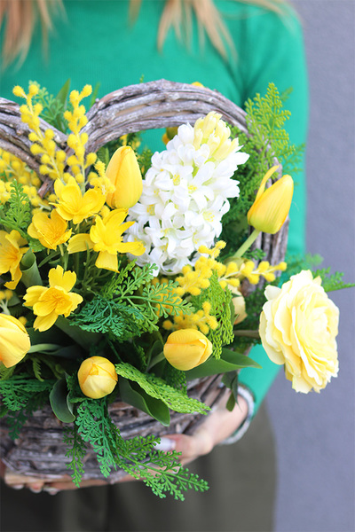 Żółta Wielkanoc w Sercu, wiosenna wiązanka nagrobna