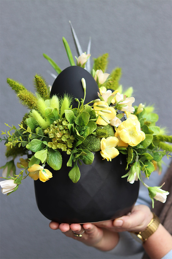 Black&Yellow 2, stroik wielkanocny w misie