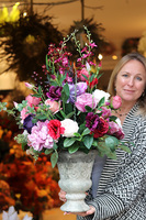 England, kompozycja kwiatowa w pucharze