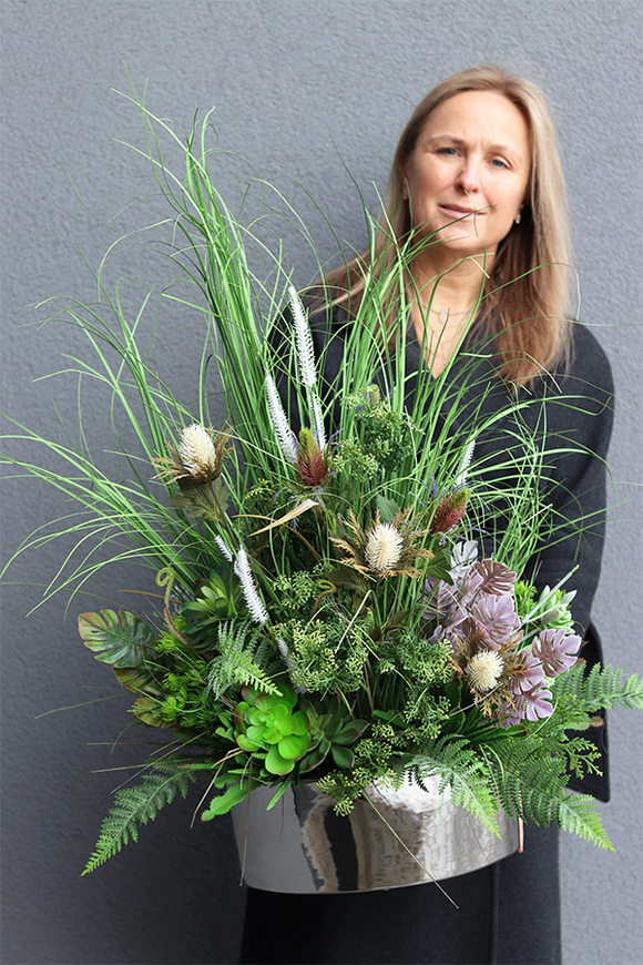 Montreal Pelina, sztuczna trawa z ziołami w srebrnej donicy,