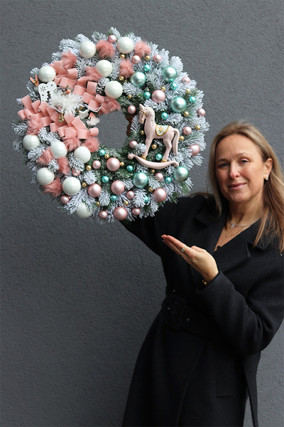  Konik Miętowy, świąteczny różowy wianek dekoracyjny