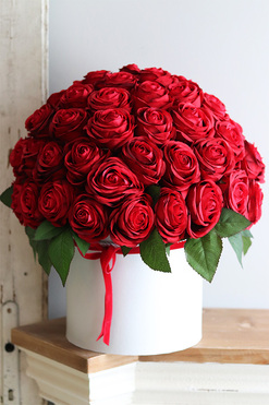 box na prezent Jubileo New 70 Róż, w wybranym kolorze kwiatów i pudełka  