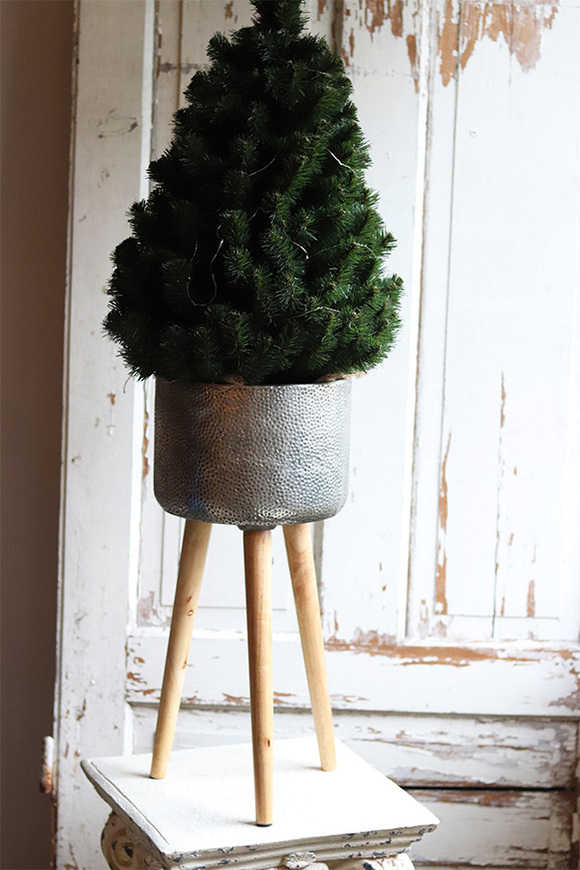 Konika Design, choinka sztuczna w donicy na trójnogu