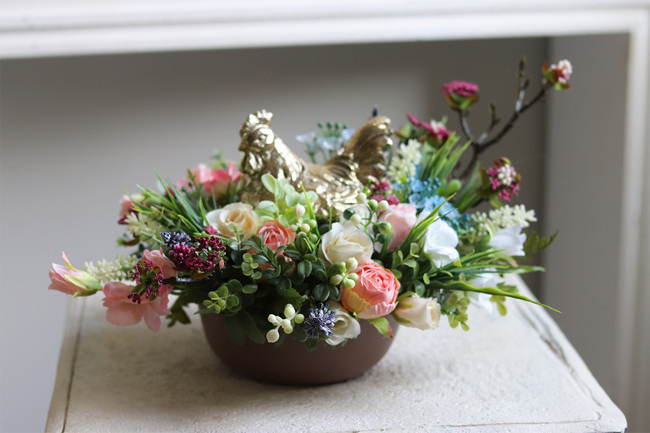 stroik wielkanocny ze złotą kurą, Wiosna w Domu