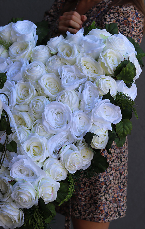 White Dream 2, wiązanka nagrobna w kształcie serca