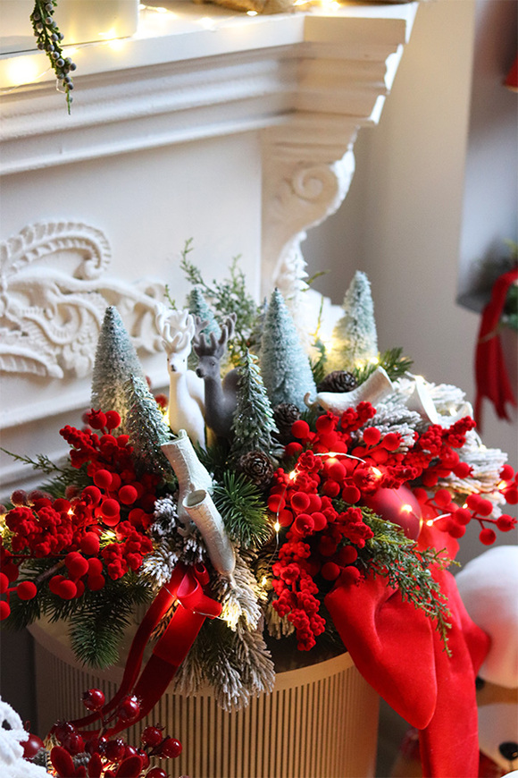 Red Winter, świąteczna dekoracja z dekoracją LED