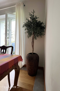 OD RĘKI Oliwka Sirocco, sztuczne drzewko w osłonce, wym.195cm 