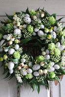 Wielkanocna Berra, wianek z jajkami i chmielem