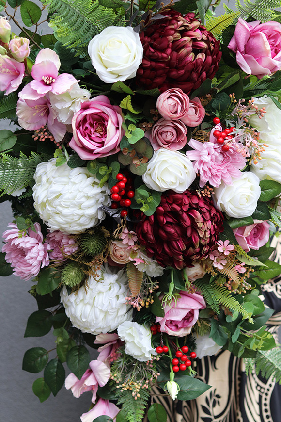 Koroneta, elegancka wiązanka nagrobna