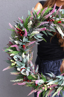 Gerina, dekoracyjny wianek z wrzosami i jagodami