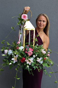 Angelo Garden Pink Subtelina, lampion nagrobny z kwiatami, wys.65cm