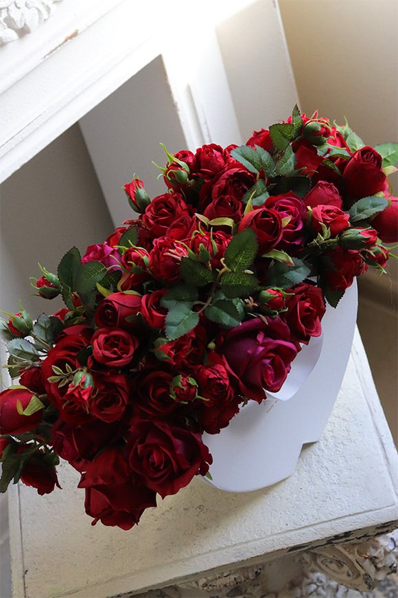 Miłość, flowerbox w kształcie serc