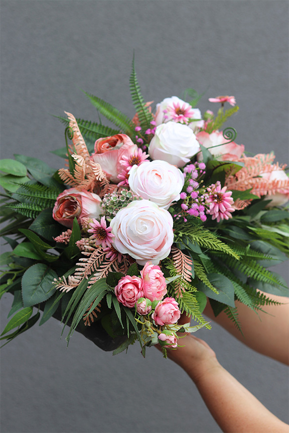 Rosalie Volcan, wiązanka nagrobna na tacy