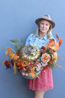 Ażurowa Dynia, jesienna kompozycja w metalowym naczyniu, wym.45x82x48cm