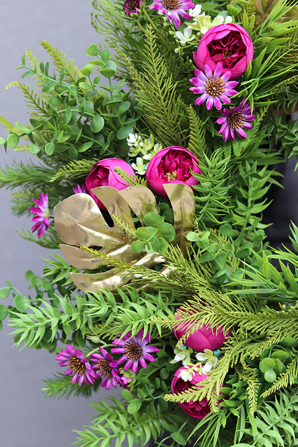 bogaty zielony wianek z figurką, Złota Monstera Żuczek, śr.52cm