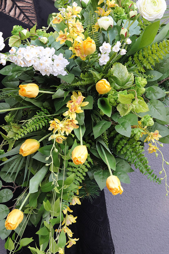 Amirata, wiosenna wiązanka nagrobna, dł.100cm 