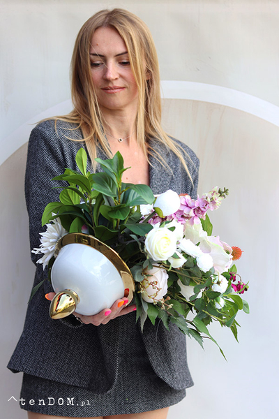 Tęsknota, kompozycja nagrobna w naczyniu