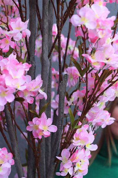 Kwitnąca Wiśnia, sztuczna roślina w doniczce