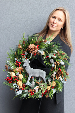 Święta u Doris, zimowy wianek z reniferem, śr.52cm