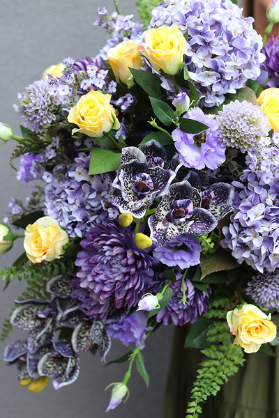 Ricotela, kompozycja nagrobna w misie, wym.52x60cm